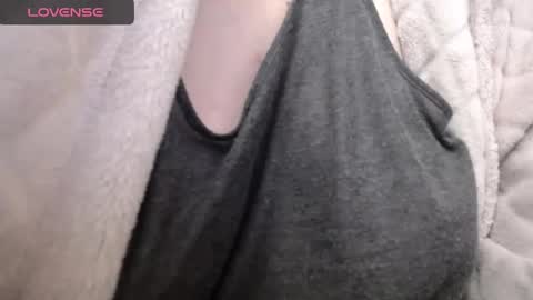 lenagolden online show from February 11, 2025, 4:02 pm