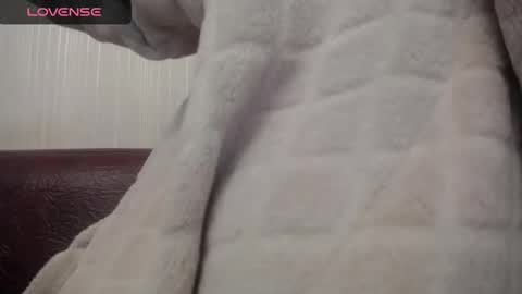 lenagolden online show from February 13, 2025, 3:50 am