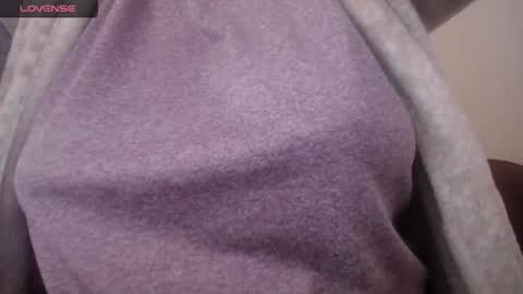 lenagolden online show from April 15, 2026, 10:44 am