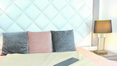  lena laurent  online show from October 14, 2025, 4:41 pm