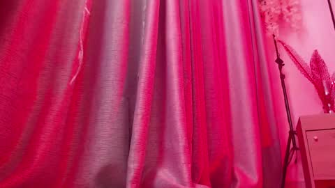 Lenna Kang online show from February 22, 2025, 5:35 pm