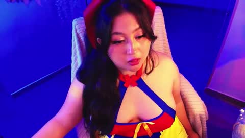 Lenna Kang online show from March 2, 2026, 6:59 pm