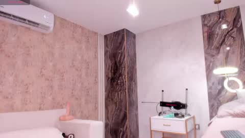 Lenathompson online show from April 23, 2026, 4:46 am