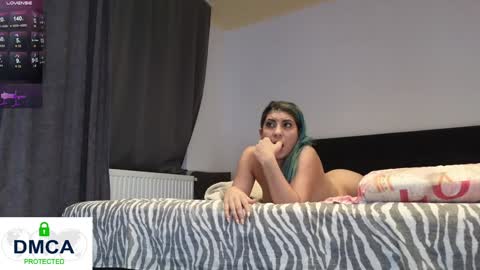 Lenore blonde hair 30yrs  Melissa red hair 23 yrs and Jason online show from March 8, 2025, 4:39 pm