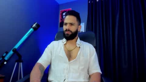 Leo  Diaz online show from January 3, 2025, 10:51 pm