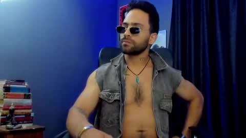 Leo  Diaz online show from January 21, 2025, 11:55 pm