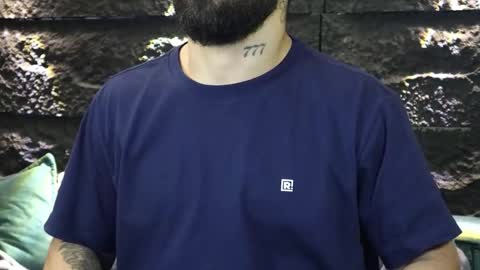 Leo  Diaz online show from September 18, 2025, 7:10 am