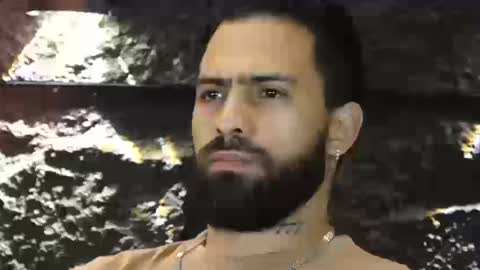 Leo  Diaz online show from September 19, 2025, 4:47 am