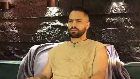 Leo  Diaz online show from November 26, 2025, 2:12 am