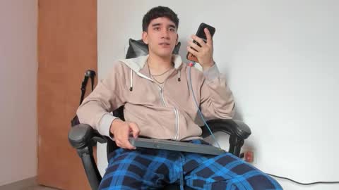 Leo Jones online show from November 13, 2025, 4:39 pm