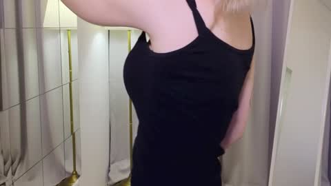  Ashly  online show from December 2, 2024, 3:14 pm