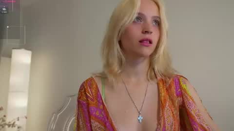  Ashly  online show from October 11, 2025, 3:43 pm