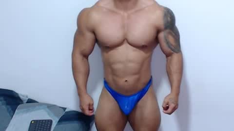 Snapshot of leo_muscleboy chatting on June 18, 2026, 2:32 pm Leo online show from June 18, 2026, 2:32 pm