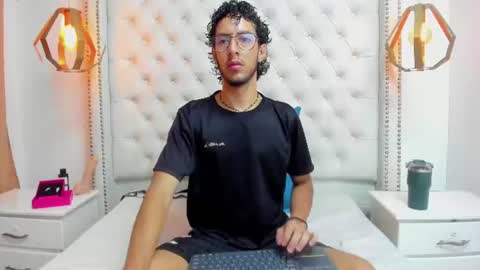 Snapshot of leo_sanz6 chatting on June 23, 2026, 12:25 pm LEO online show from June 23, 2026, 12:25 pm