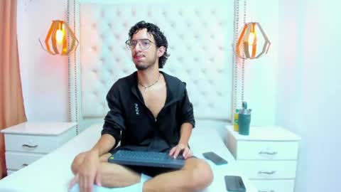 Snapshot of leo_sanz6 chatting on July 1, 2026, 12:18 pm LEO online show from July 1, 2026, 12:18 pm
