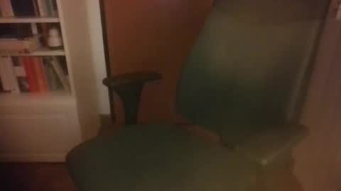 leom92 online show from April 5, 2026, 11:57 pm