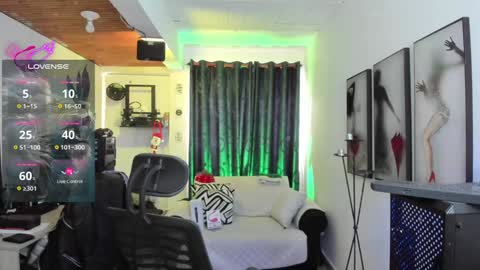 Snapshot of leon_1717 chatting on December 27, 2024, 3:15 pm Leon online show from December 27, 2024, 3:15 pm