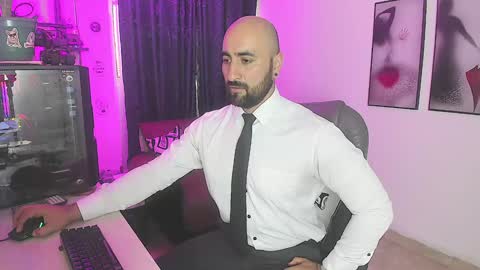 Snapshot of leon_1717 chatting on January 11, 2025, 12:29 pm Leon online show from January 11, 2025, 12:29 pm