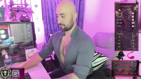 Snapshot of leon_1717 chatting on February 7, 2025, 3:34 am Leon online show from February 7, 2025, 3:34 am