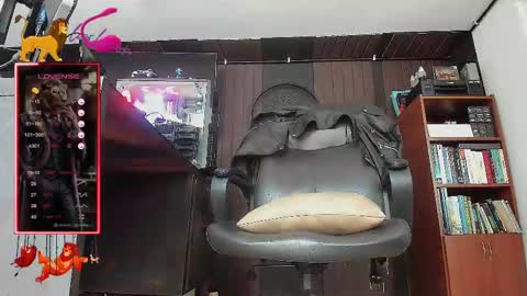 Snapshot of leon_1717 chatting on October 2, 2025, 2:46 pm Leon online show from October 2, 2025, 2:46 pm