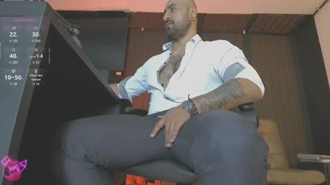 Snapshot of leon_1717 chatting on April 30, 2026, 10:36 pm Leon online show from April 30, 2026, 10:36 pm