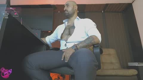 Snapshot of leon_1717 chatting on May 8, 2026, 8:36 pm Leon online show from May 8, 2026, 8:36 pm