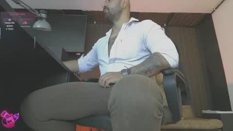 Snapshot of leon_1717 chatting on May 16, 2026, 6:50 pm Leon online show from May 16, 2026, 6:50 pm