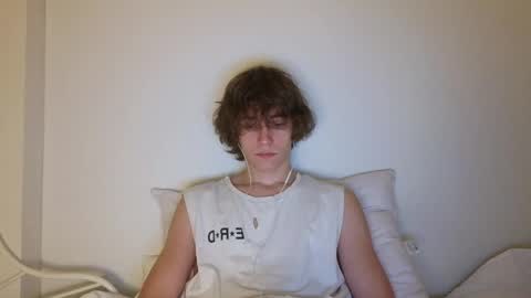 Leon online show from April 17, 2026, 9:40 pm