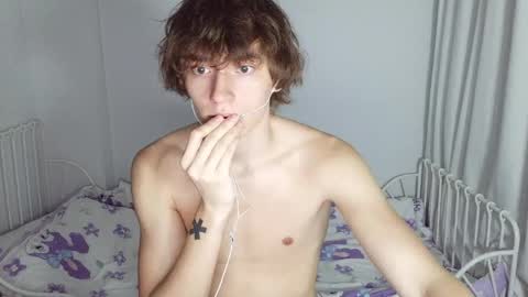 Leon online show from May 7, 2026, 9:53 pm