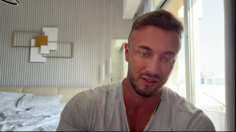 Snapshot of leon_lovefitness chatting on July 12, 2026, 12:51 pm Leon online show from July 12, 2026, 12:51 pm