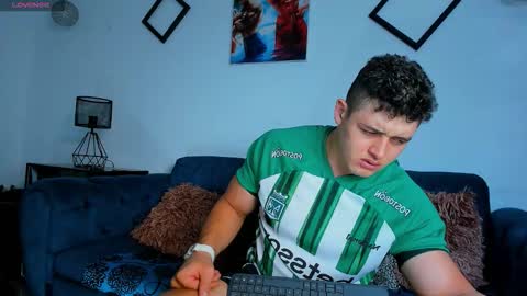 Leon Smoron online show from October 10, 2025, 11:37 pm