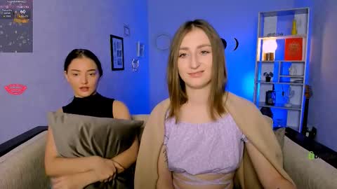 Leona online show from November 25, 2025, 8:14 am