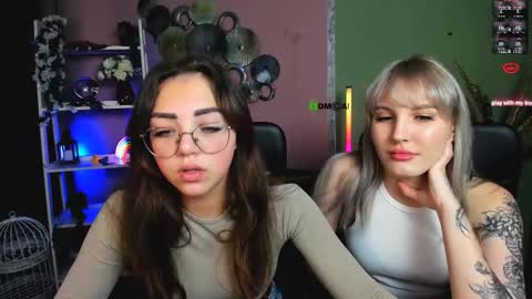 Leona online show from December 4, 2025, 11:30 am