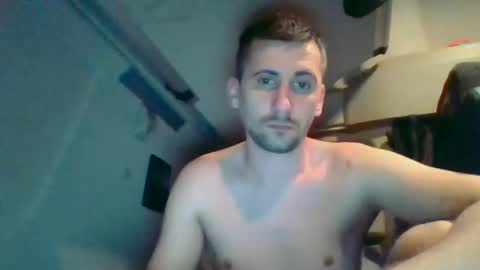 Snapshot of leonard_danny chatting on March 5, 2026, 5:31 pm Leonard online show from March 5, 2026, 5:31 pm