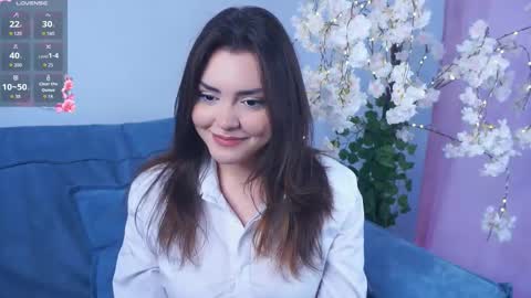 Mia online show from November 21, 2025, 8:46 am