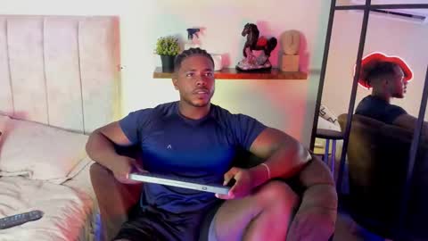 Leandro jones online show from February 6, 2026, 7:39 pm