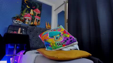 Len online show from February 24, 2025, 9:09 pm