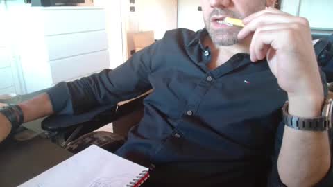 Snapshot of leone44 chatting on June 5, 2026, 7:58 am angel e sonia online show from June 5, 2026, 7:58 am