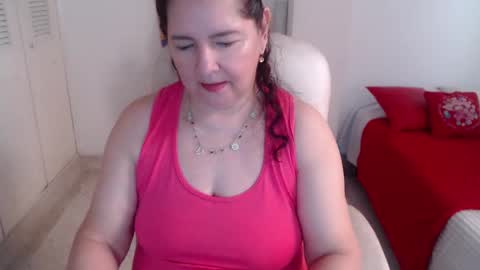 leonela   online show from June 7, 2026, 12:09 pm