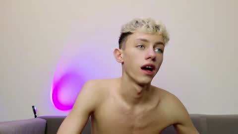 leonlure online show from December 2, 2025, 6:36 pm