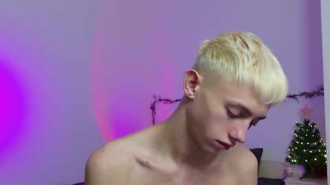 leonlure online show from December 22, 2025, 5:54 pm