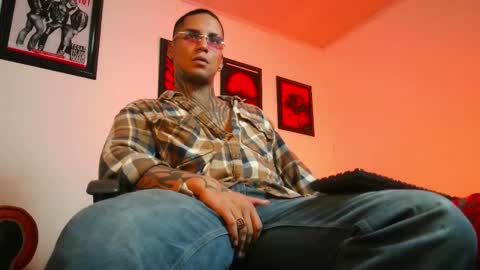 Lenardo jaramillo online show from November 30, 2025, 4:27 am