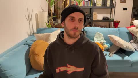 Leon online show from February 1, 2025, 8:58 pm