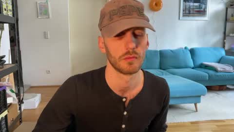 Leon online show from April 23, 2026, 11:53 am