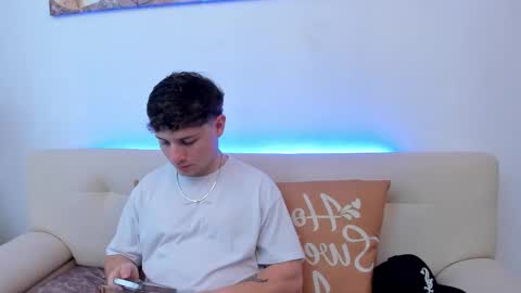 Leo  online show from October 28, 2025, 9:28 pm