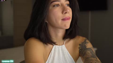 Leora online show from December 2, 2024, 3:36 pm