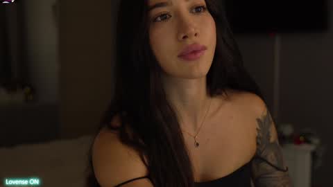 Leora online show from January 2, 2025, 3:29 pm