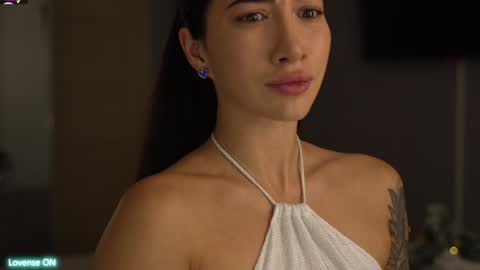 Leora online show from January 5, 2025, 4:16 pm