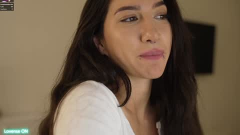 Leora online show from January 28, 2025, 7:53 pm