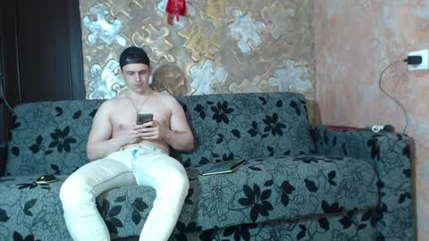 leoroman online show from December 5, 2024, 2:11 pm